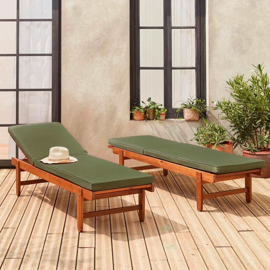 sweeek - Set de 2 Bains de Soleil en Acacia – Arequipa – Transats avec Coussins Kaki et roulettes. Multi Positions