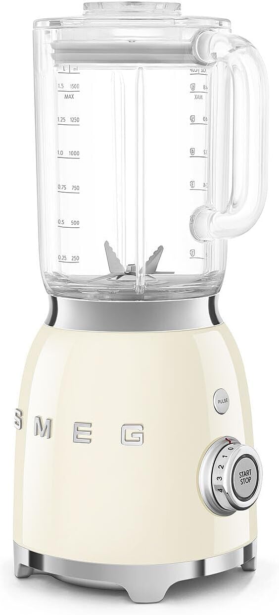 Smeg, Blender BLF03CREU 1,5 L, 4 Vitesses, 4 Fonctions Smoothie, Pulse, Glace Pilée et Autonettoyant, Bloc Moteur et Bouchon Doseur, Base Antidérapante, Range Cordon Intégré, 800W, Crème