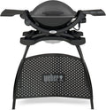 Weber Q1400 Barbecue électrique avec support, surface de cuisson 43 x 32 cm, nomade, grille en fonte émaillée divisée en 2 parties, couvercle et cuve en fonte d'aluminium - Gris foncé (52020853)